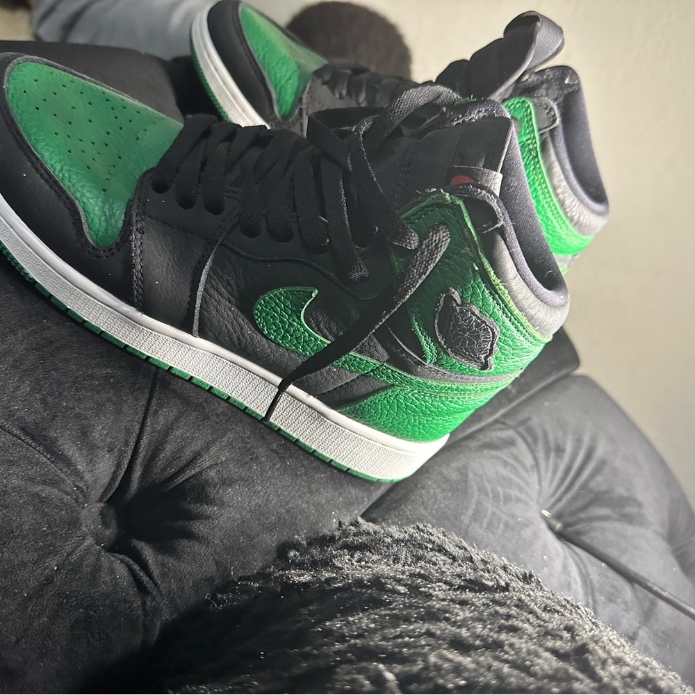 2020 Air Jordan 1 Retro High OG GS 'Pine Green 2.0' SZ 6.5Y or 8W